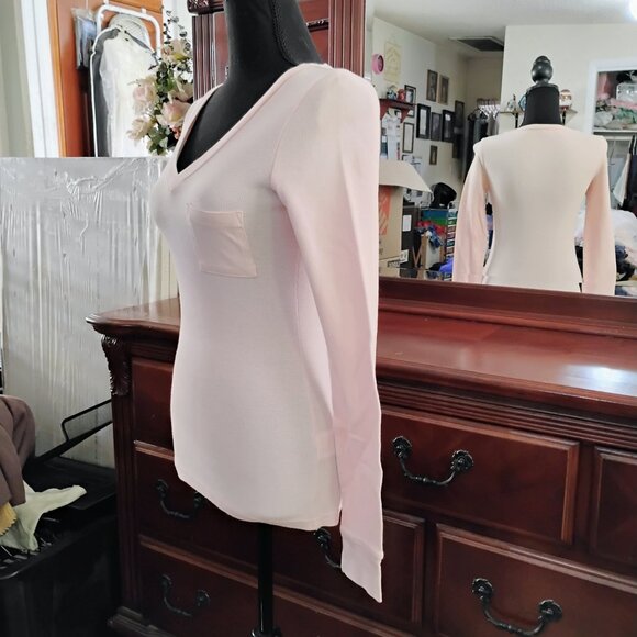Pale Pink Long Sleeve Knitted V-Neck Top with Pocket - Picture 2 of 6